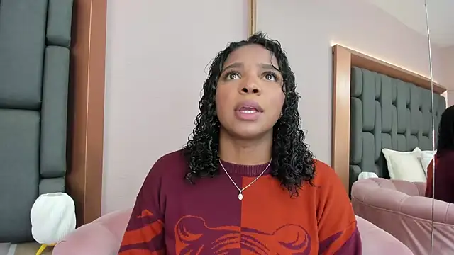 LisaMendez online show from November 12, 2025, 3:54 am