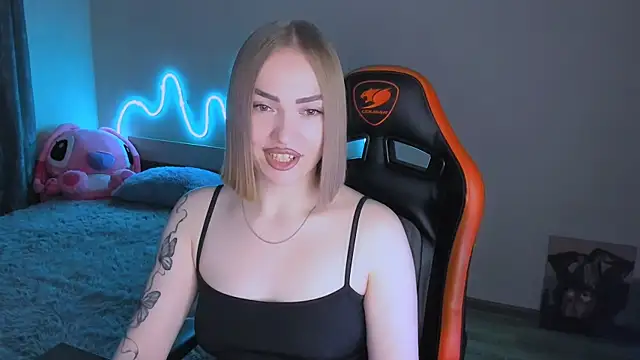 LaraKrein lk online show from April 9, 2026, 5:52 pm