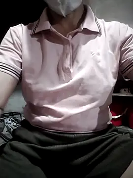 Snapshot of phlin1 chatting on June 6, 2026, 1:05 pm phlin1 online show from June 6, 2026, 1:05 pm
