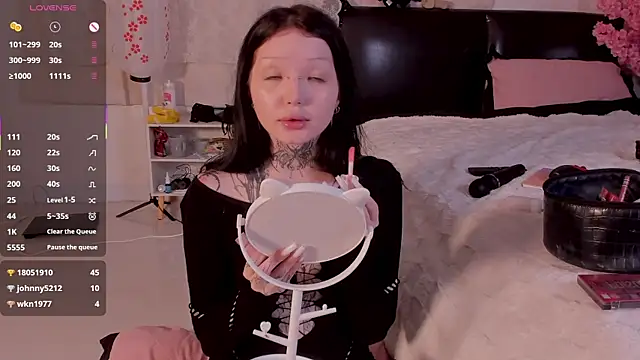 Lein Bone online show from September 26, 2025, 1:51 pm