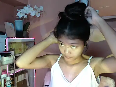 skinny gracie online show from October 19, 2025, 3:31 am