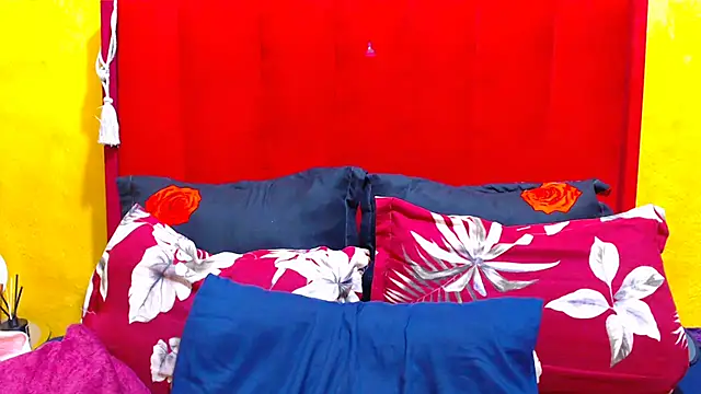 Candycrush2555 online show from November 4, 2025, 7:12 am