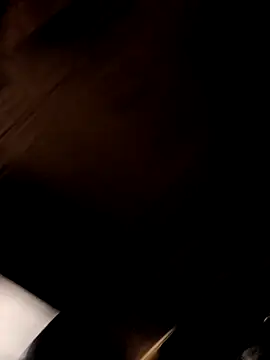 ShawnandDani7074 online show from February 26, 2026, 9:31 am