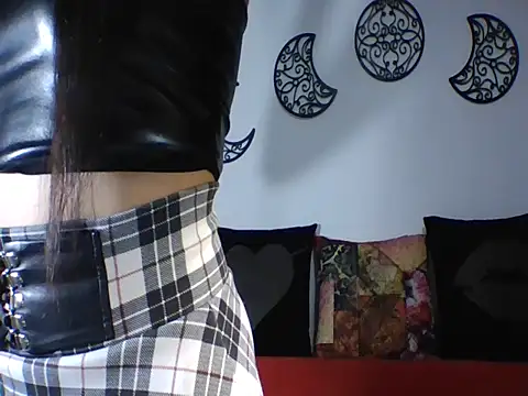 a miss online show from November 28, 2025, 9:59 pm