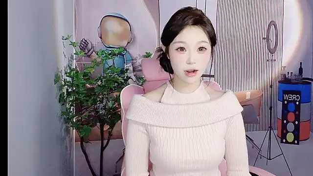 CAICAI BABY online show from November 9, 2025, 3:21 am