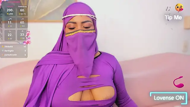 yasmin elite online show from November 13, 2025, 2:10 pm