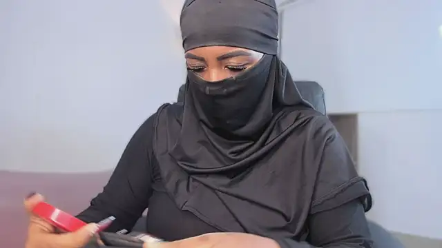 yasmin elite online show from November 19, 2025, 9:42 am