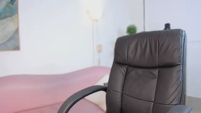 yasmin elite online show from October 16, 2025, 9:39 am