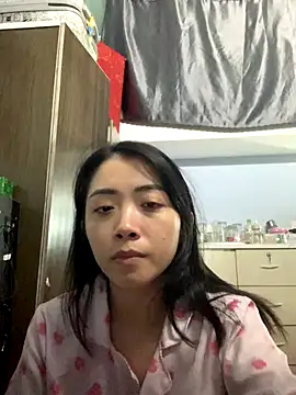 Minee1202 online show from December 18, 2025, 4:33 pm