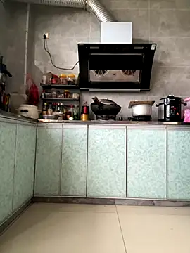 Snapshot of Liqinqin chatting on October 13, 2025, 8:38 am Liqinqin online show from October 13, 2025, 8:38 am