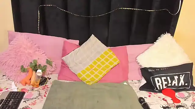 Snapshot of AmazingDarkDoll chatting on February 26, 2026, 2:44 am AmazingDarkDoll online show from February 26, 2026, 2:44 am