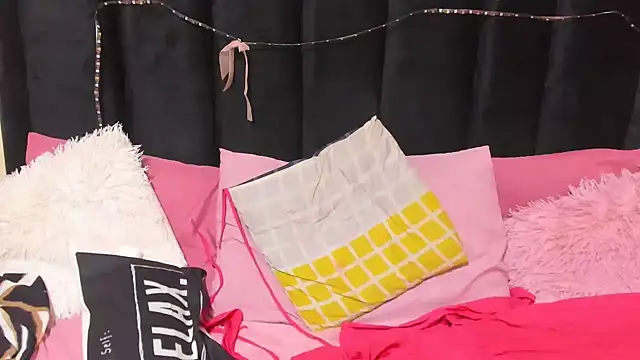 Snapshot of AmazingDarkDoll chatting on February 25, 2026, 2:39 pm AmazingDarkDoll online show from February 25, 2026, 2:39 pm