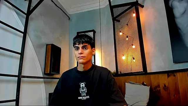 Dani mc1 online show from December 3, 2025, 11:31 am