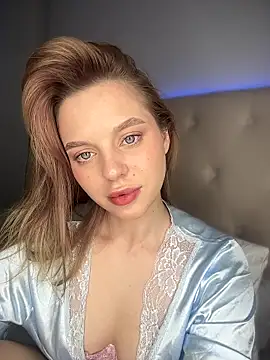 LilyFlamee online show from November 5, 2025, 10:29 am