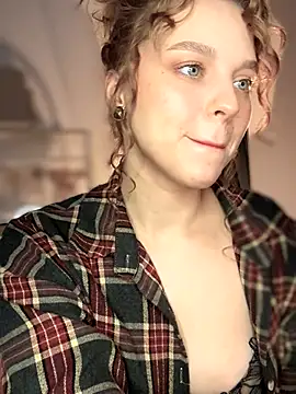 LilyFlamee online show from October 16, 2025, 1:08 pm