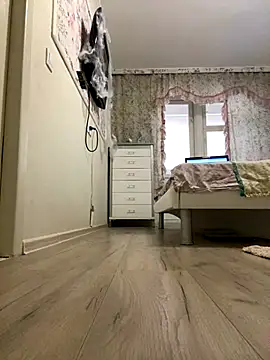 missevacrystal online show from October 31, 2025, 12:24 pm