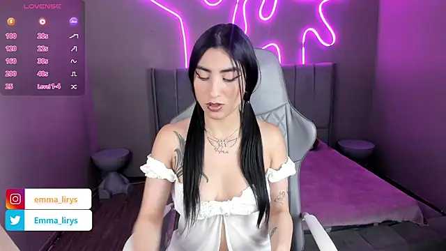 Emma and Issac online show from September 10, 2025, 4:22 am