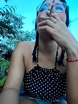 Lily-o online show from October 27, 2025, 10:33 pm