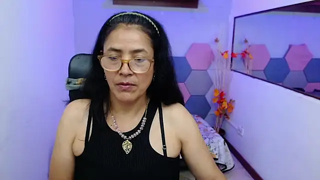 Snapshot of AmandaPeet chatting on September 16, 2025, 7:59 pm AmandaPeet online show from September 16, 2025, 7:59 pm