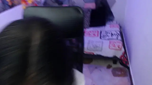 Snapshot of AmandaPeet chatting on October 25, 2025, 7:58 pm AmandaPeet online show from October 25, 2025, 7:58 pm