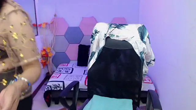 Snapshot of AmandaPeet chatting on October 8, 2025, 8:31 pm AmandaPeet online show from October 8, 2025, 8:31 pm