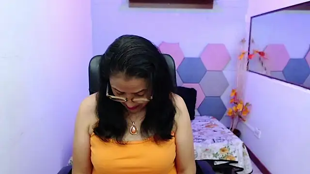 Snapshot of AmandaPeet chatting on September 20, 2025, 7:52 pm AmandaPeet online show from September 20, 2025, 7:52 pm