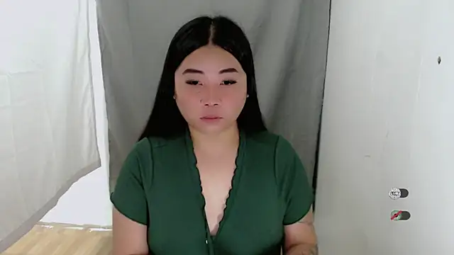 Yhana Slut online show from November 29, 2025, 10:59 am