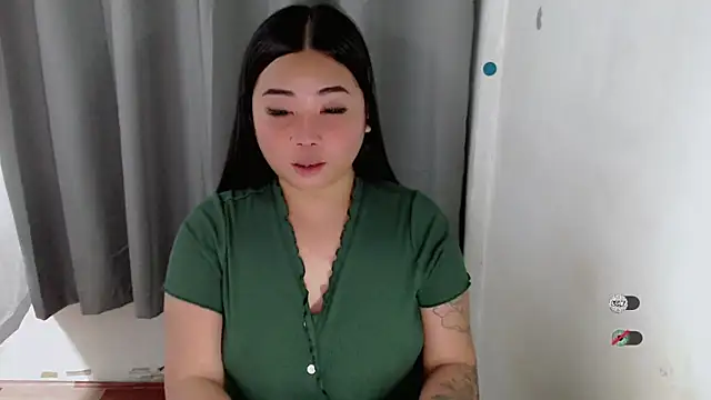 Yhana Slut online show from September 14, 2025, 8:42 pm