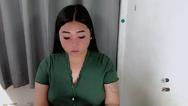 Yhana Slut online show from September 15, 2025, 1:22 pm