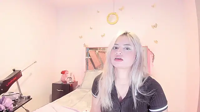 Ella Lenox online show from December 3, 2025, 12:33 am