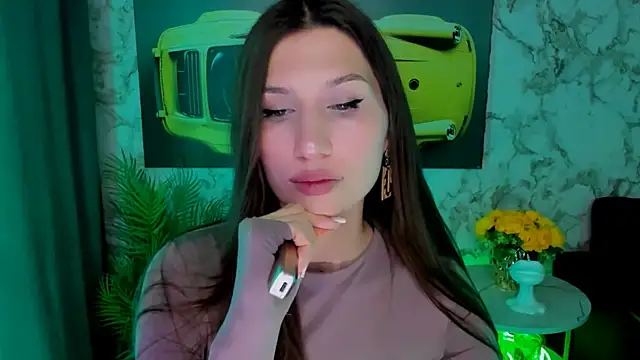 Mollyinyourmind online show from April 22, 2026, 9:32 pm