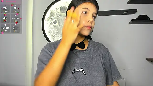 Snapshot of Aleja-02 chatting on September 10, 2025, 8:52 pm Aleja-02 online show from September 10, 2025, 8:52 pm