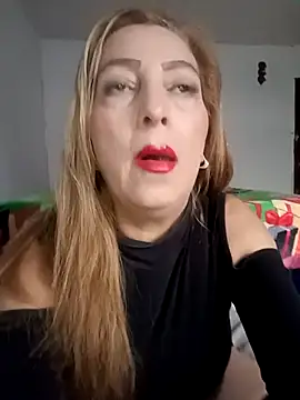 Estefania Arce online show from November 25, 2025, 4:18 pm