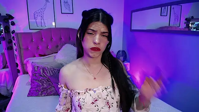 Astrid Velle online show from October 13, 2025, 4:25 am