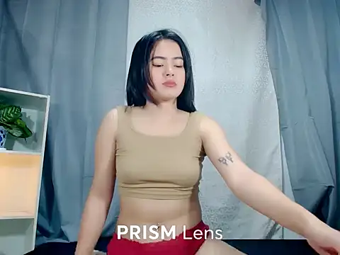 Urasian ladybug online show from November 25, 2025, 4:57 am