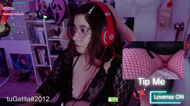 Pink girl0n online show from October 19, 2025, 12:46 am