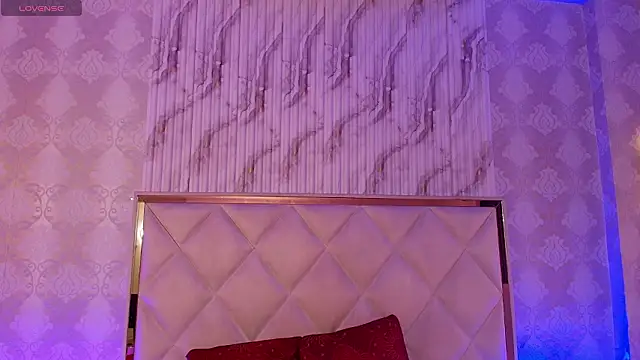 Snapshot of Naomy_tay1 chatting on February 2, 2026, 3:27 am Naomy tay1 online show from February 2, 2026, 3:27 am