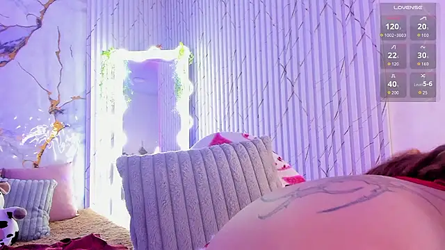 Naomy tay1 online show from March 27, 2026, 8:26 am