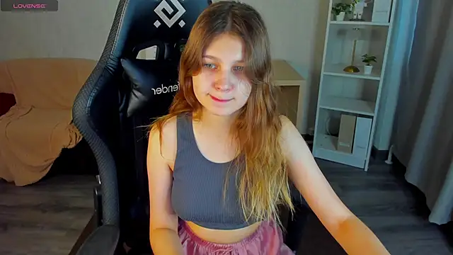 Elle Ellise online show from November 8, 2025, 8:07 am