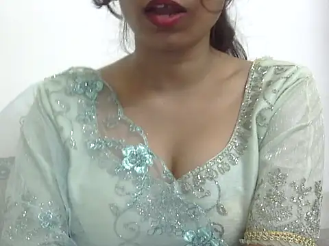 Snapshot of SONIYA_47 chatting on February 20, 2026, 6:32 pm SONIYA 47 online show from February 20, 2026, 6:32 pm