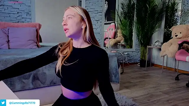 Snapshot of Reina_Cummings chatting on February 12, 2026, 7:41 am Reina Cummings online show from February 12, 2026, 7:41 am