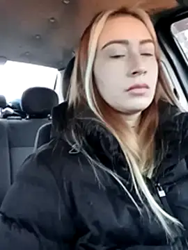 Reina Cummings online show from November 20, 2025, 6:03 am