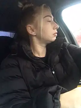 Reina Cummings online show from October 7, 2025, 5:08 am