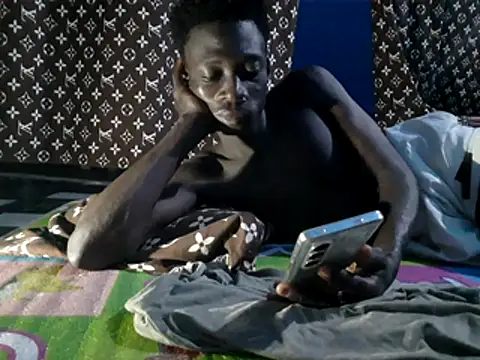 Snapshot of azomedo chatting on April 28, 2026, 12:20 am azomedo online show from April 28, 2026, 12:20 am