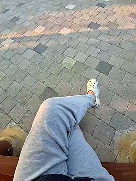 Snapshot of starvingo2002 chatting on October 25, 2025, 8:02 am starvingo2002 online show from October 25, 2025, 8:02 am