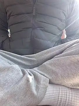 Snapshot of starvingo2002 chatting on October 29, 2025, 1:48 am starvingo2002 online show from October 29, 2025, 1:48 am