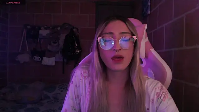 Andrea camilaaa online show from July 10, 2026, 9:59 pm