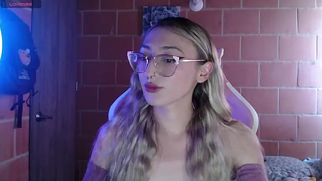 Andrea camilaaa online show from March 26, 2026, 5:44 pm