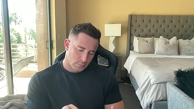 brettmycles28 online show from October 2, 2025, 6:00 pm