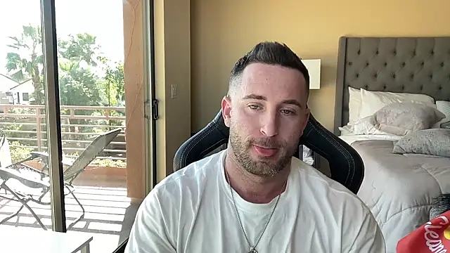 brettmycles28 online show from November 24, 2025, 6:08 pm